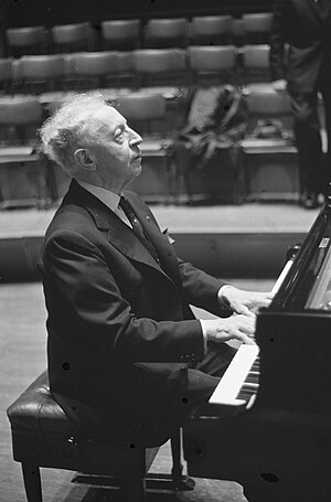 Optreden Arthur Rubinstein in Concertgebouw, Bestanddeelnr 913-5228.jpg