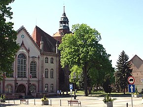 Osno Lubuskie - Rathaus ^ Jacobikirche - panoramio.jpg