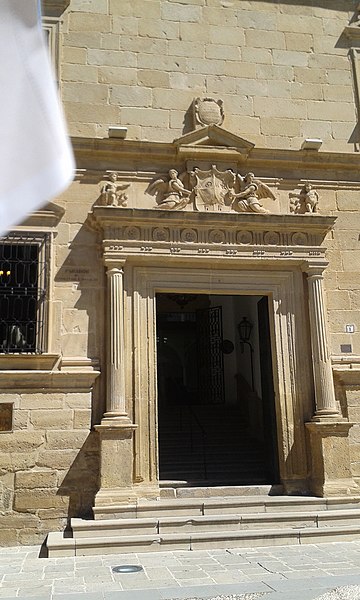 File:Palacio del Deán Ortega - Parador Nacional de Turismo (Úbeda).jpg