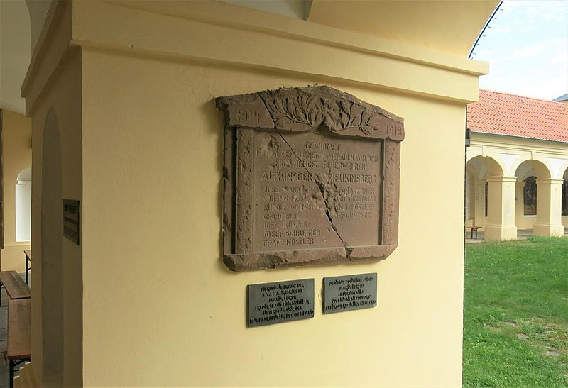 File:Pamětní deska padlým v 1. světové válce ve vstupu do areálu Maria Loreto v Hrozňatově (Q104983933) 01.jpg