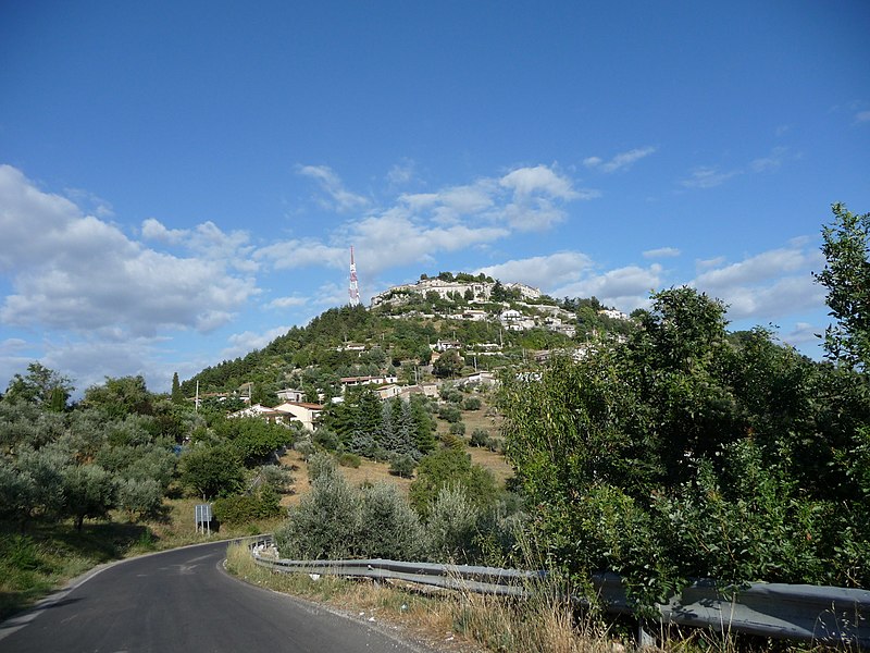 File:Panorama sud wide - panoramio.jpg