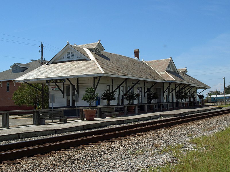 File:Pascagoula L&N Depot Sept 2012 03.jpg