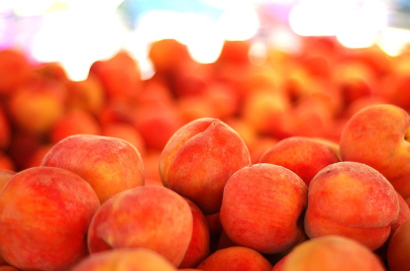 File:Peaches (5925678573).jpg