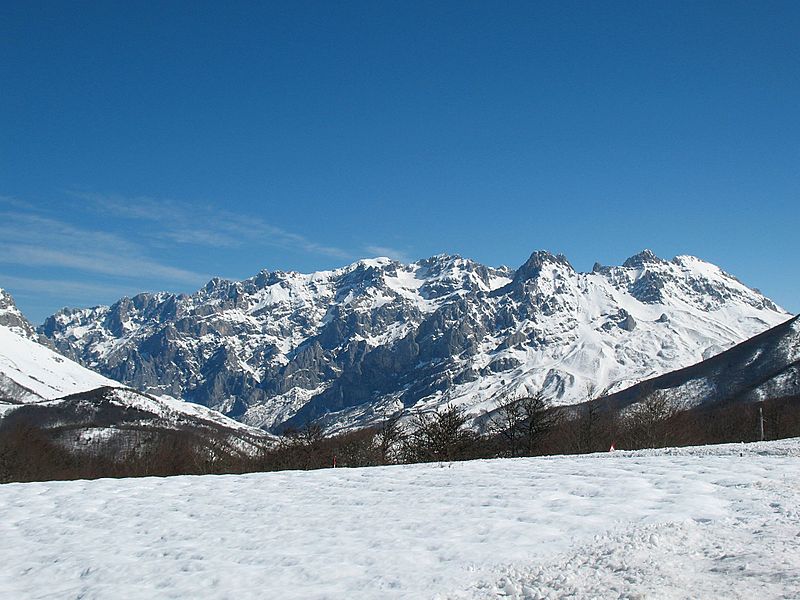 File:Picos de Europa.JPG