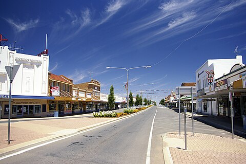 Leeton