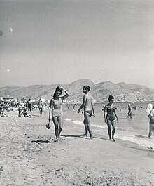 Beach in Benidorm circa 1960 Playa de Benidorm. Alicante (18300025123).jpg