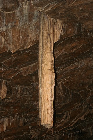 <span class="mw-page-title-main">Poole's Cavern</span> Cave in Derbyshire, England