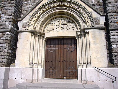 Portail occidental de l'église.