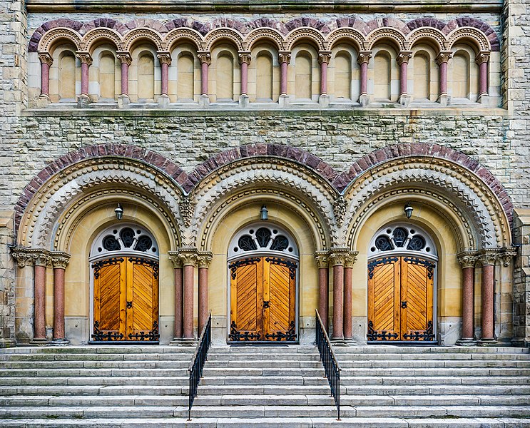 File:Portal of St. Andrew's Church.jpg