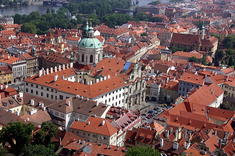 File:Prag-4230-Kleinseitner Ring-Niklaskirche vom Hradschin-2008-gje.jpg