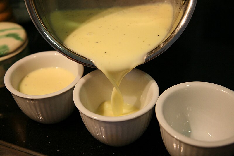 File:Preparation of panna cotta.jpg