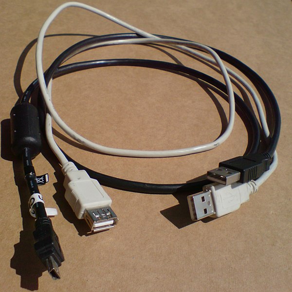 File:PrzedluzaczeUSB.jpg