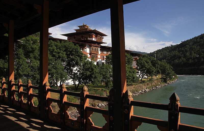 File:Punakha-Dzong-14-2015-gje.jpg