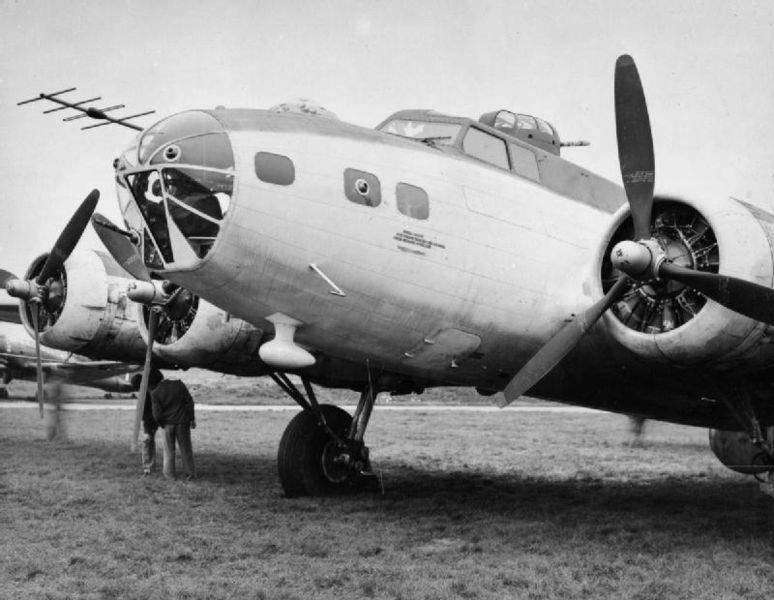 File:RAF Fortress IIA with ASV radar c1943.jpg