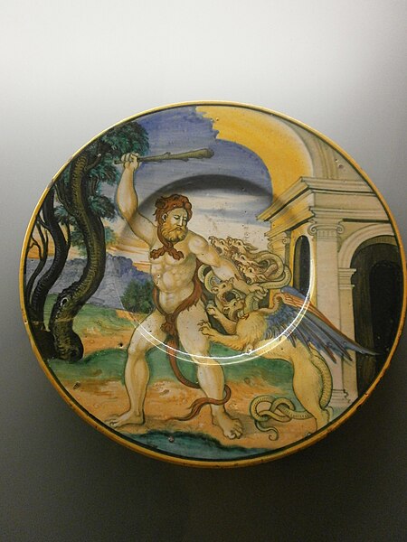 File:Raccolte d'Arte Apllicata di Milano - Ercole che lotta contro l'idra - Nicola da urbino - maiolica - 1525-35 - Urbino.JPG