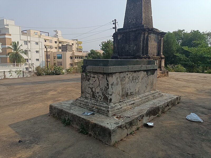 File:Raymond's Tomb 049.jpg