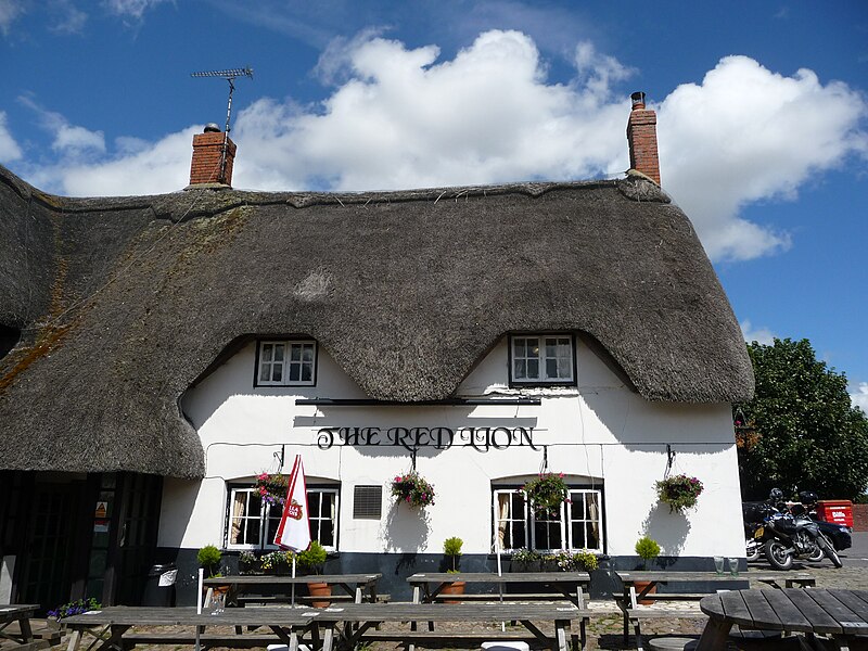 File:Red Lion in Avebury 01.jpg