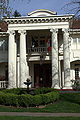 w:Robert F. Lytle House, aka the White House in w:Portland, Oregon. At 1914 NE 22nd Avenue, in the w:Irvington, Portland, Oregon neighborhood.