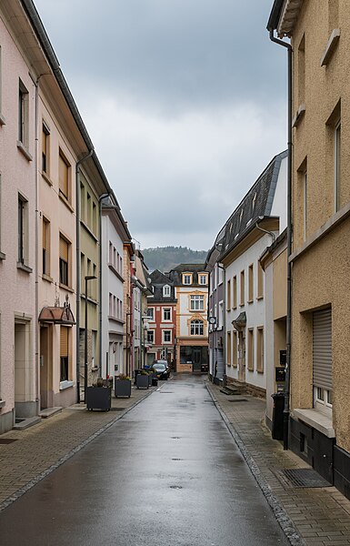 File:Rue de la Poste in Grevenmacher (2).jpg