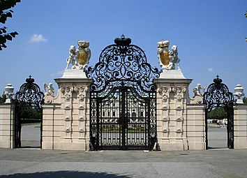 שער הכניסה לארמון בלוודר העליון, 2007