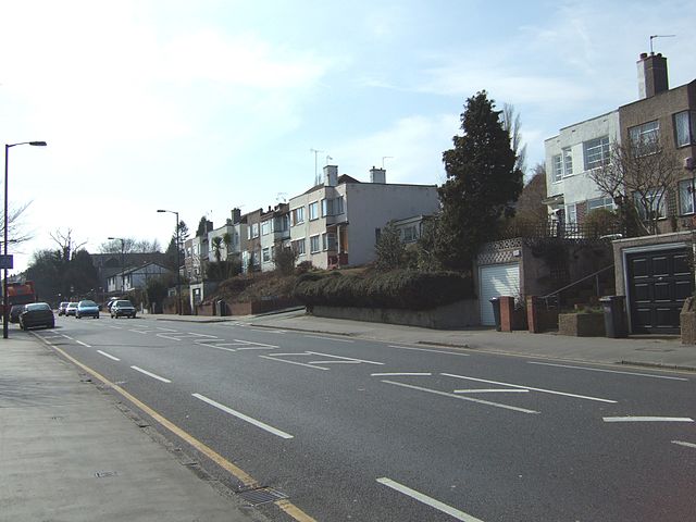 One of several areas of art deco houses in Addington Road