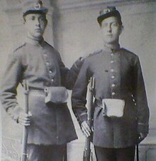 Cadets serbes avec M1878-80 Serbian Mauser.jpg