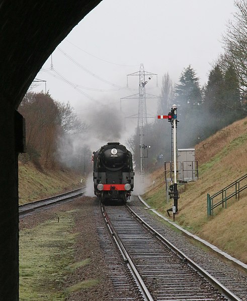 File:Sir Kieth Park approaches Rothley.jpg