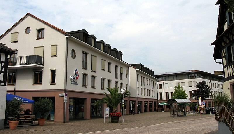 File:Sonne-Platz in Gundelfingen.jpg