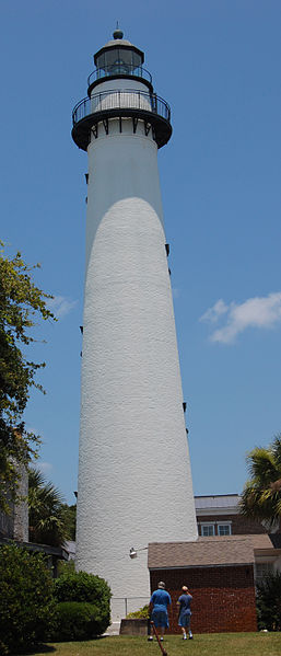 File:StSimonsLighthouse2.jpg