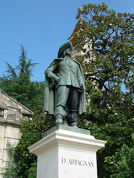 File:Statue de d'Artagnan (Auch, Gers, France).jpg