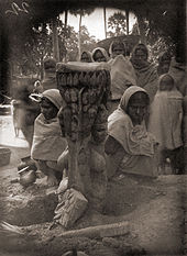 Statue of Matrikas found near Agam Kuan, built by Ashoka.