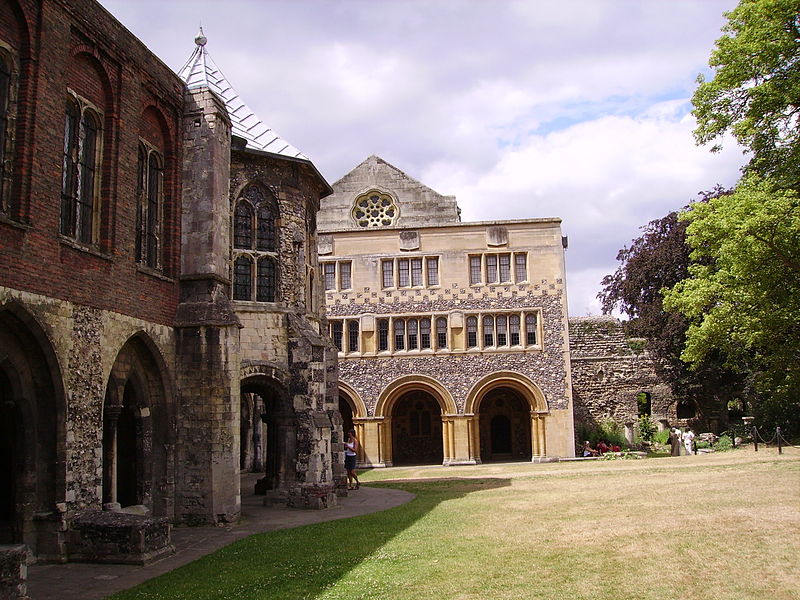 File:Surroundings of Canterbury Cathedral 17.JPG