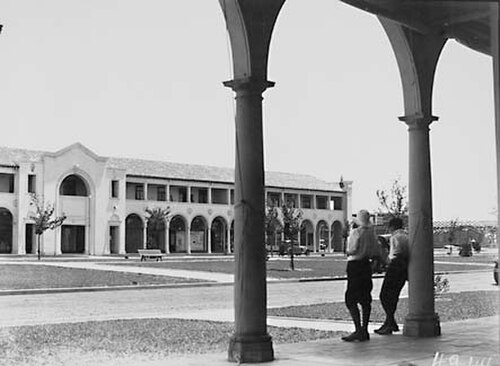 1929 picture of the Sydney Building looking across Northbourne Avenue from the Melbourne Building.