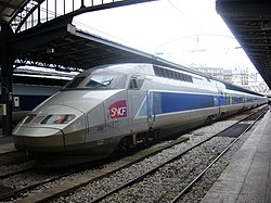 Egy TGV nagysebességű motorvonat Párizsban