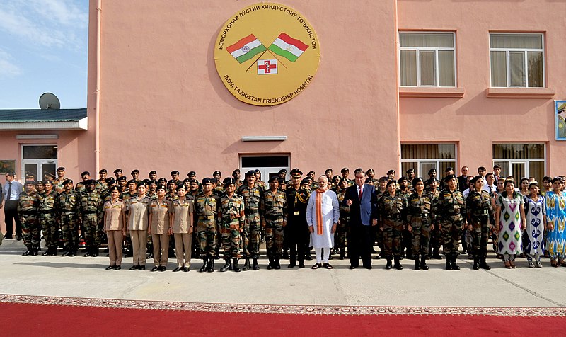 File:The Prime Minister, Shri Narendra Modi and the President of Tajikistan, Mr. Emomali Rahmon in a group photo with the personnel of the India-Tajik Friendship Hospital, in Quarghan Teppa, Dushanbe, Tajikistan on July 13, 2015.jpg