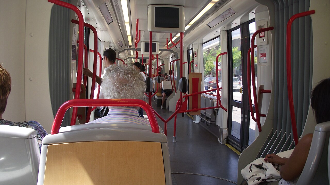 File:Tram interior edit1.jpg - Wikipedia