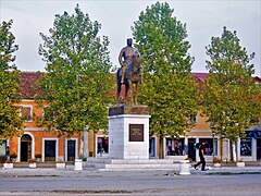 Trg Slobode i spomenik kralju Nikoli