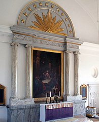 Koret med altaruppställningen