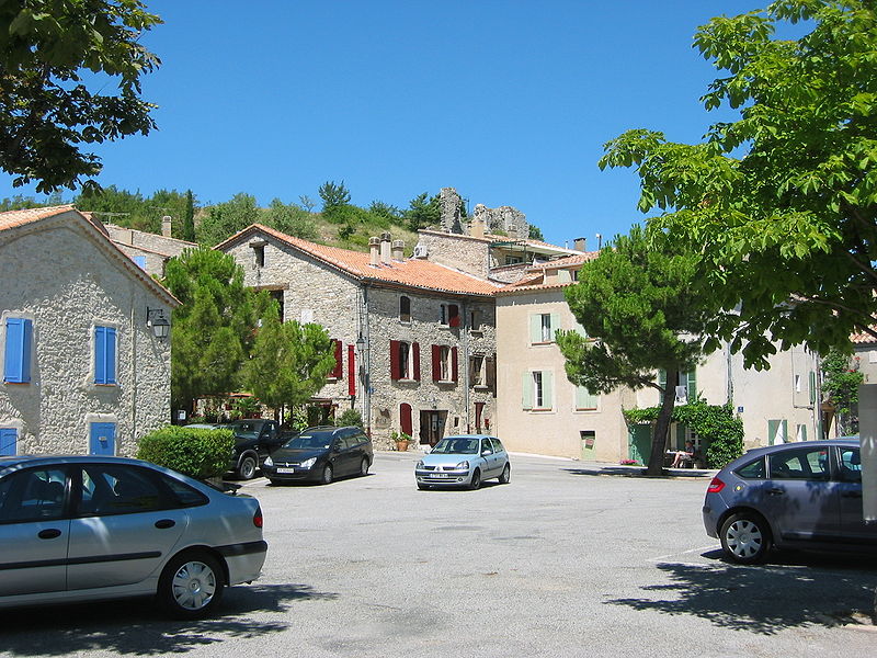 File:Village-montfuron-3.JPG