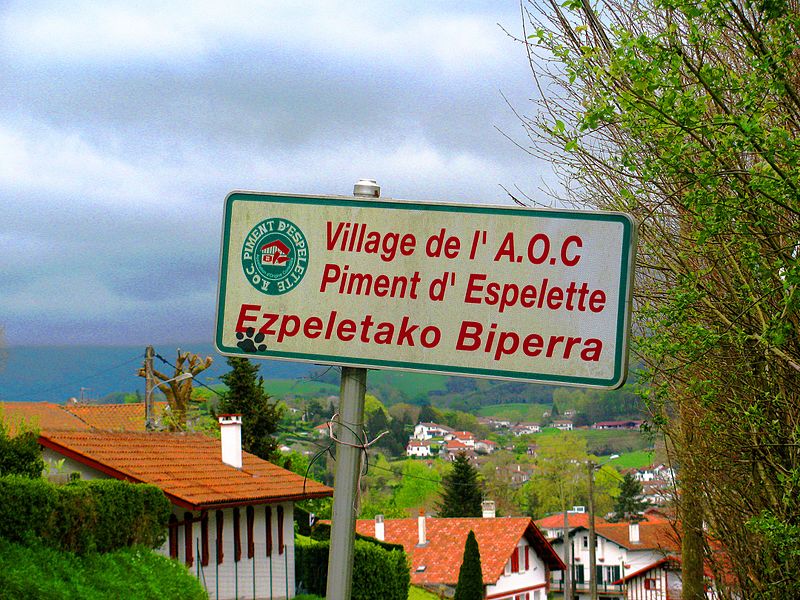 File:Village de l'AOC piment d'Espelette.JPG