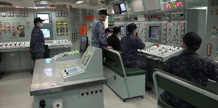 Tập_tin:Wheelhouse_of_JS_Maya_(DDG-179)_JMSDF.png