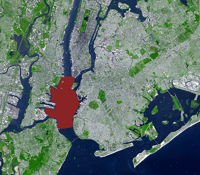 Upper New York Bay highlighted in red. It is connected to Lower New York Bay on the south by the Narrows. Ellis Island (north) and Liberty Island (sou