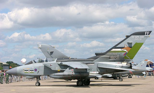 No. 12 (B) Squadron Panavia Tornado GR4 ZA543 during 2005 with 90th anniversary markings.