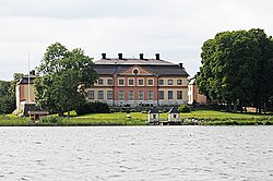 Åkerö slott шілде 2011 cropped.jpg