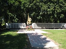Братська могила 42 рад. воїнів, мем. плити на честь воїнів-односельців, що не повернулися з фронтів війни, Слобода