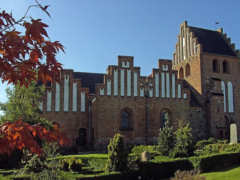 File:09-09-19-d3-Birkerød kirke (Rudesdal).jpg