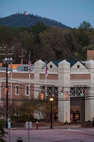 Another view of the courthouse (2016) 175b.jpg