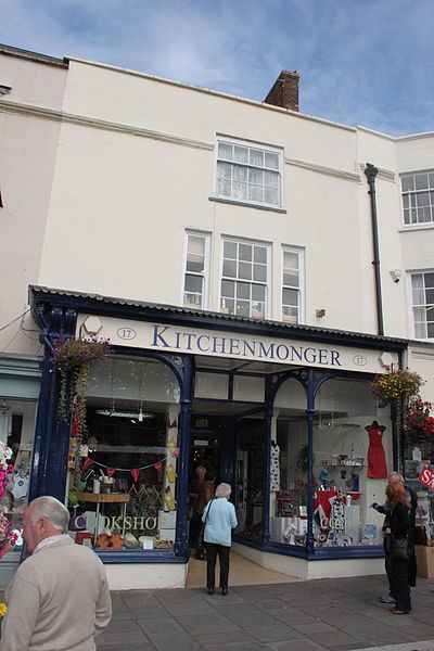 File:17 Market Place, Wells.JPG