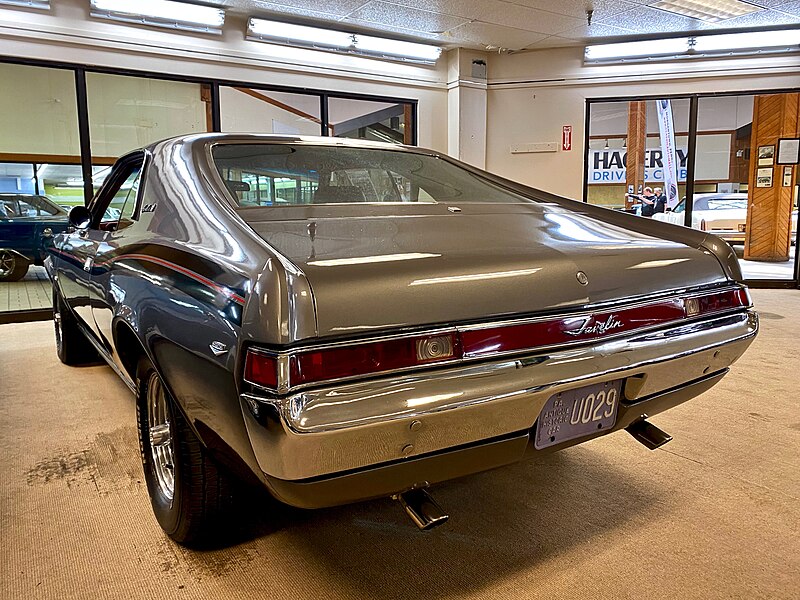 File:1969 AMC Javelin SST in Castillian Gray metallic with black stripes and red interior 2of4.jpg