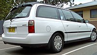 2000-2001 Holden VX Commodore Executive station wagon 02.jpg